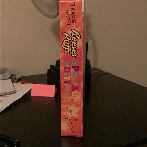 Travis Scott Reese’s puffs - Picture 2 of 4